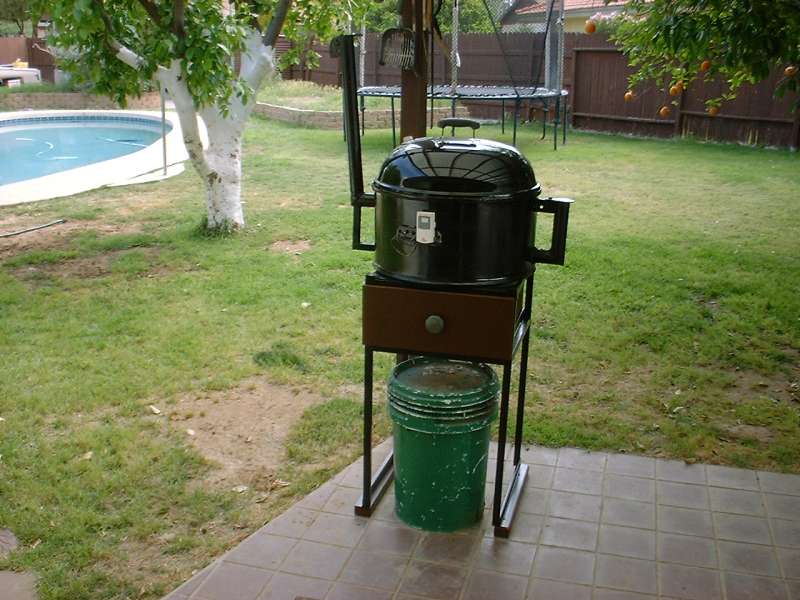 diy ugly drum smoker uds with weber bbq lid attached