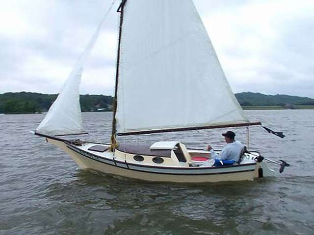 Stevenson Weekender Pocket Cruiser Sailboat