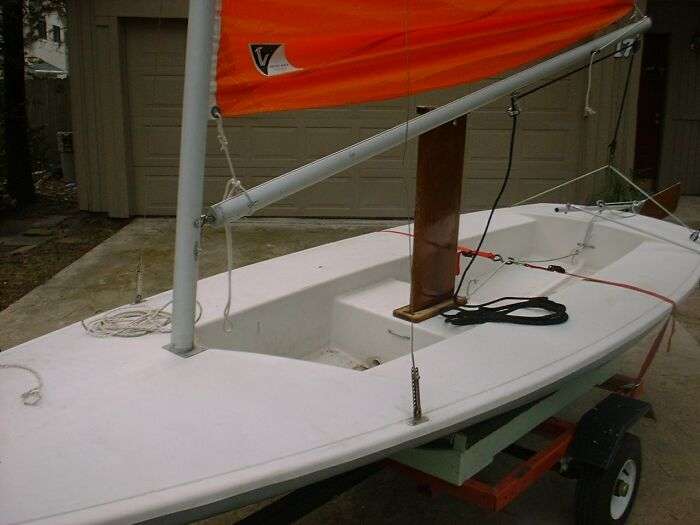 Daggerboard Sailboat